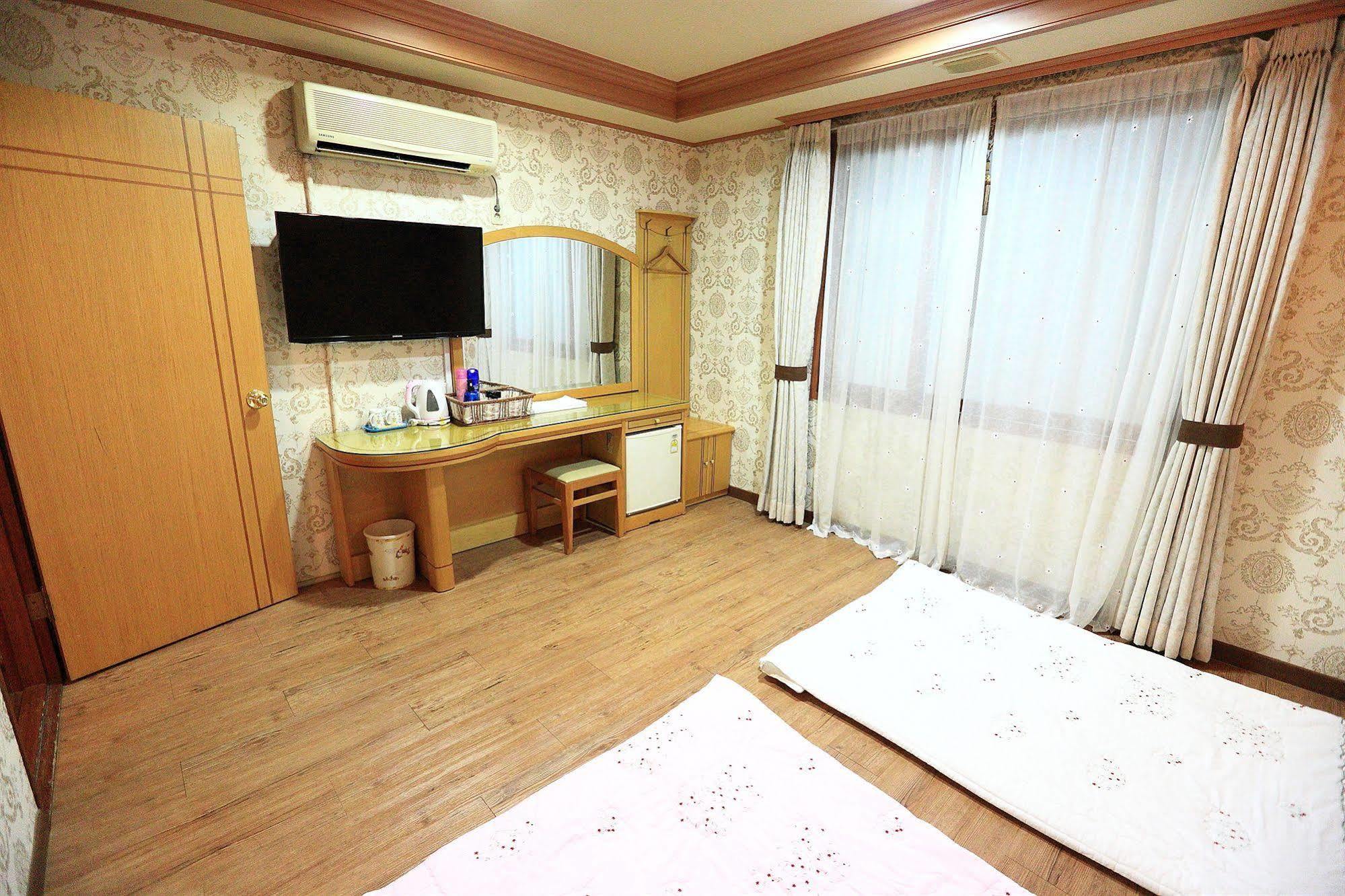 Jeju Olleh Hotel Екстериор снимка